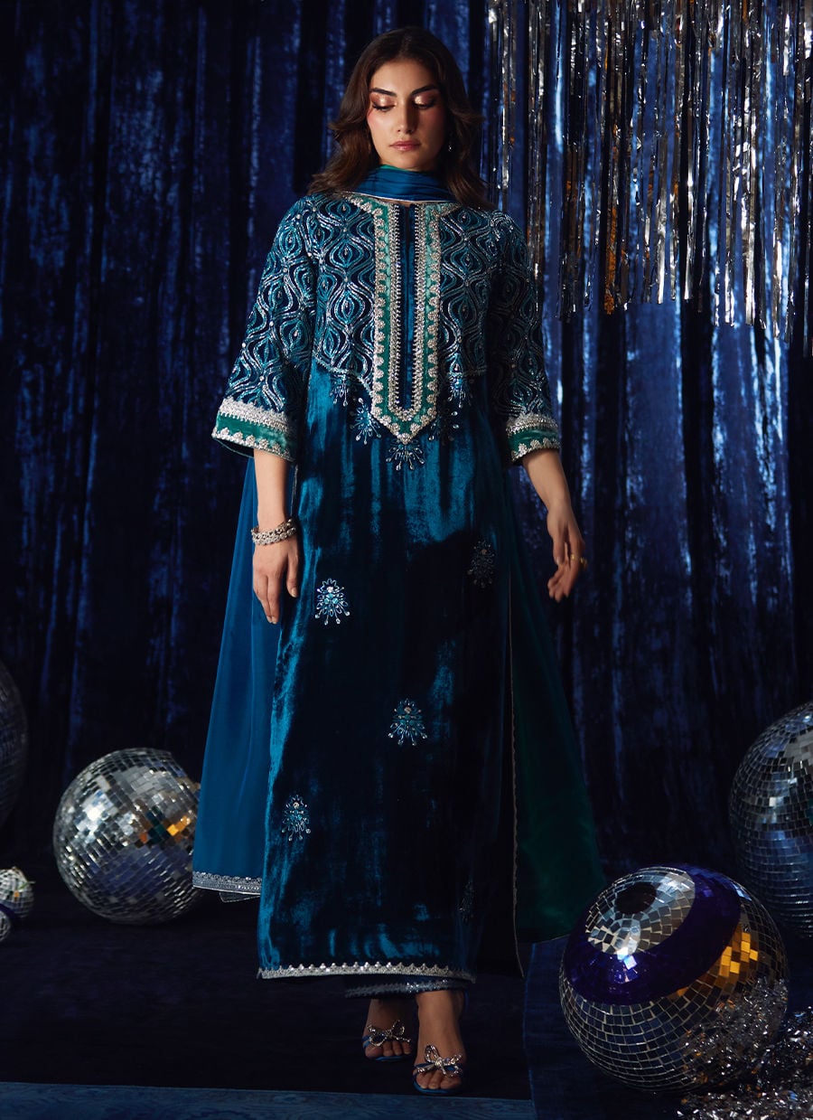 Farah Talib Aziz | Velvet Fete 4 | Teen Teal Shirt And Dupatta