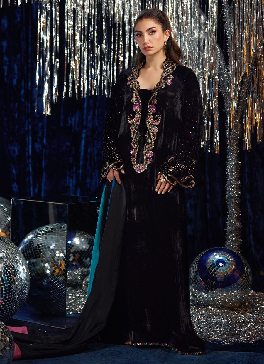 Farah Talib Aziz | Velvet Fete 4 | Nori Black Kaftan
