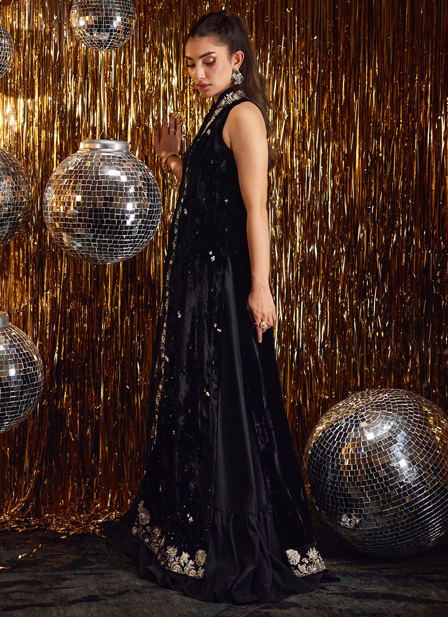 Farah Talib Aziz | Velvet Fete 4 | Aveline Black Velvet Jacket