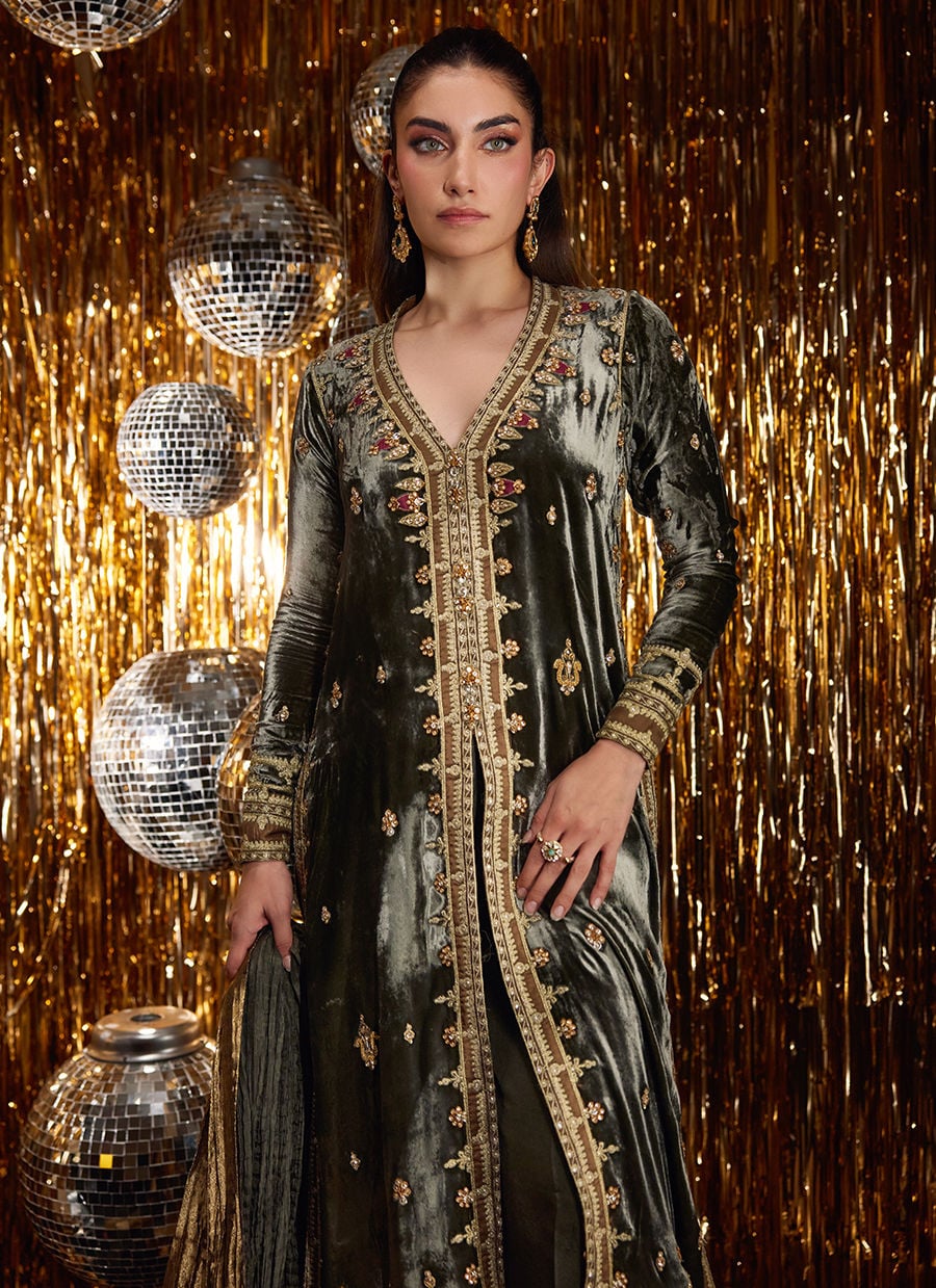 Farah Talib Aziz | Velvet Fete 4 | Sarina Slate Shirt And Dupatta