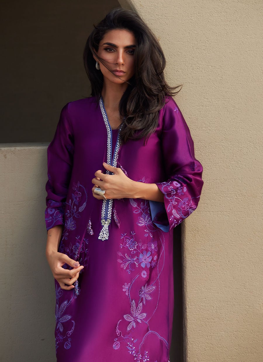 Farah Talib Aziz | Laani The Kaftan Edit | Gilly Grape Silk