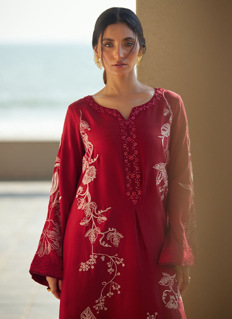 Farah Talib Aziz | Laani The Kaftan Edit | Siren Scarlett Silk