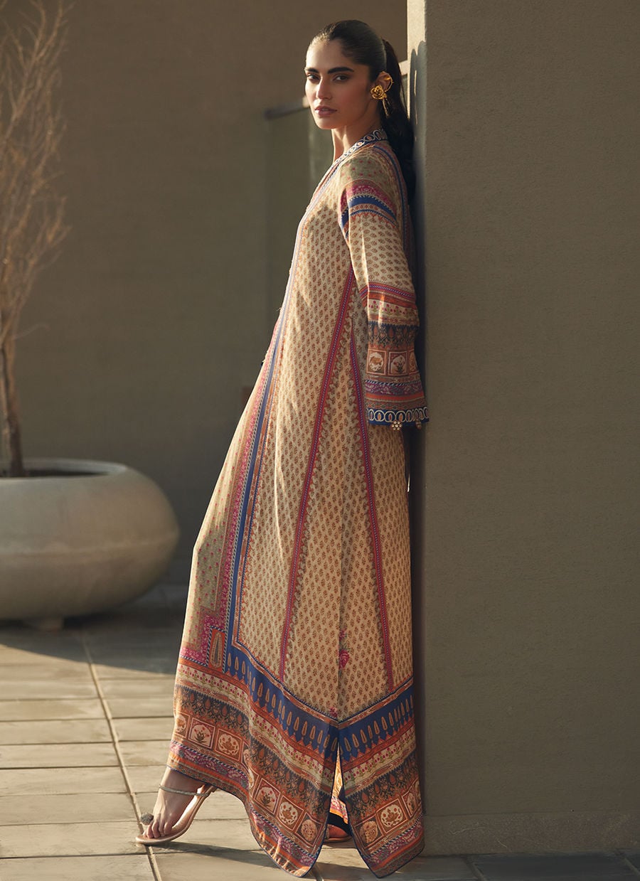 Farah Talib Aziz | Laani The Kaftan Edit | Sora Sand Crepe
