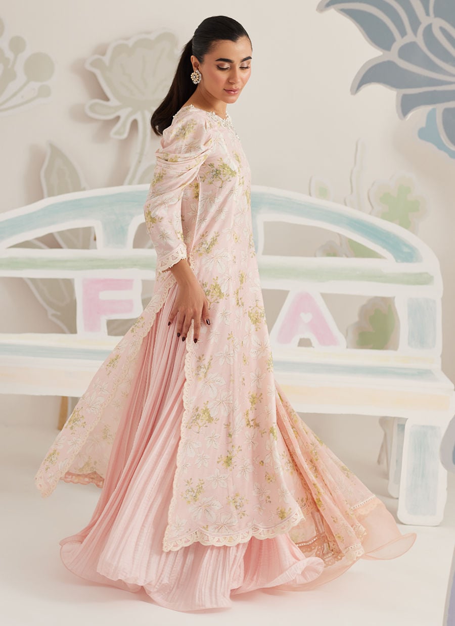 Farah Talib Aziz | Frou Frou Ramadan Edit | Viona