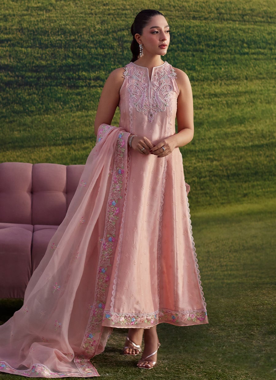 Farah Talib Aziz | Luna Eid 26 | Rosé Reverie Shirt And Dupatta