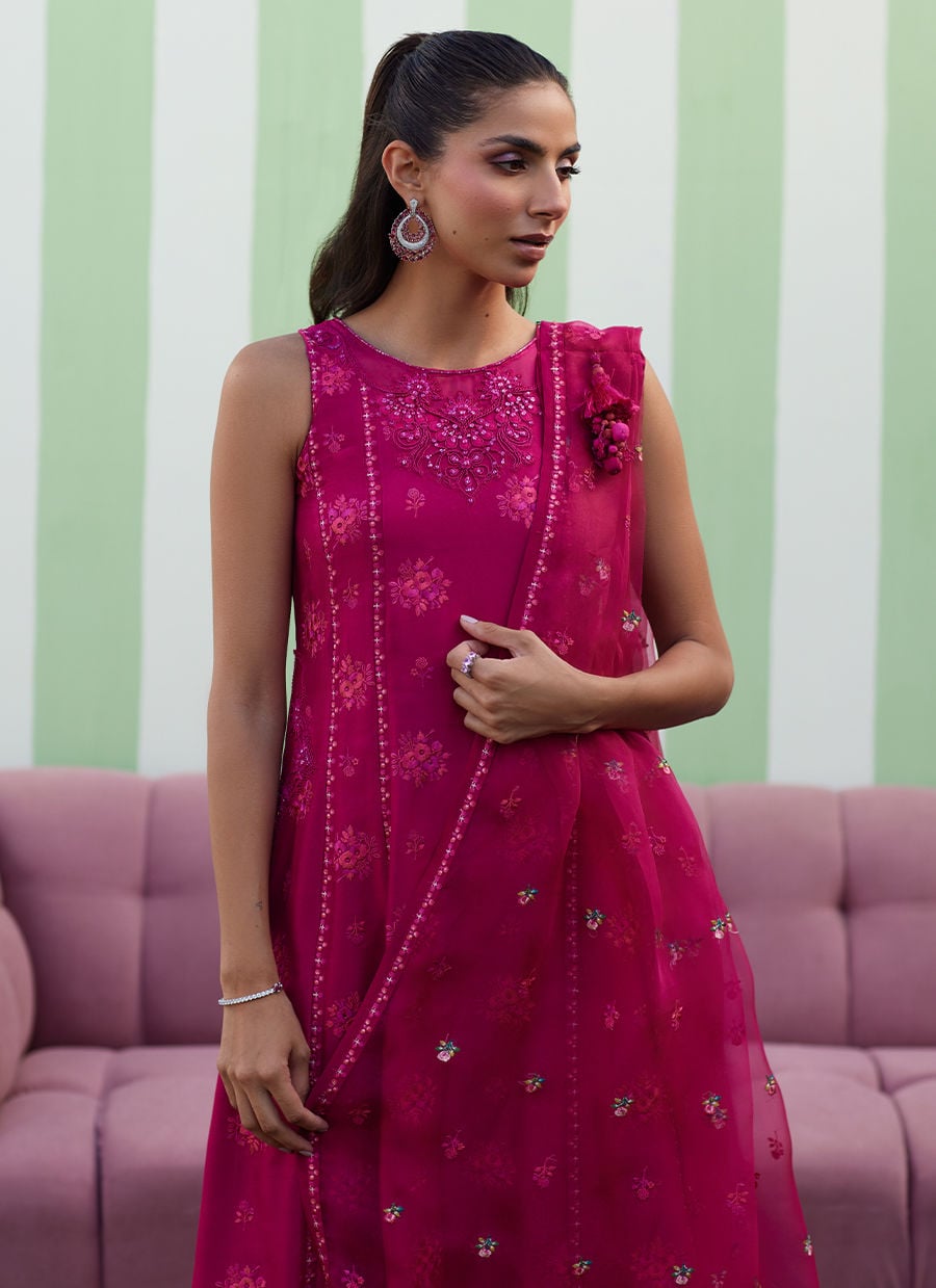 Farah Talib Aziz | Luna Eid 26 | Ayana Shirt And Dupatta