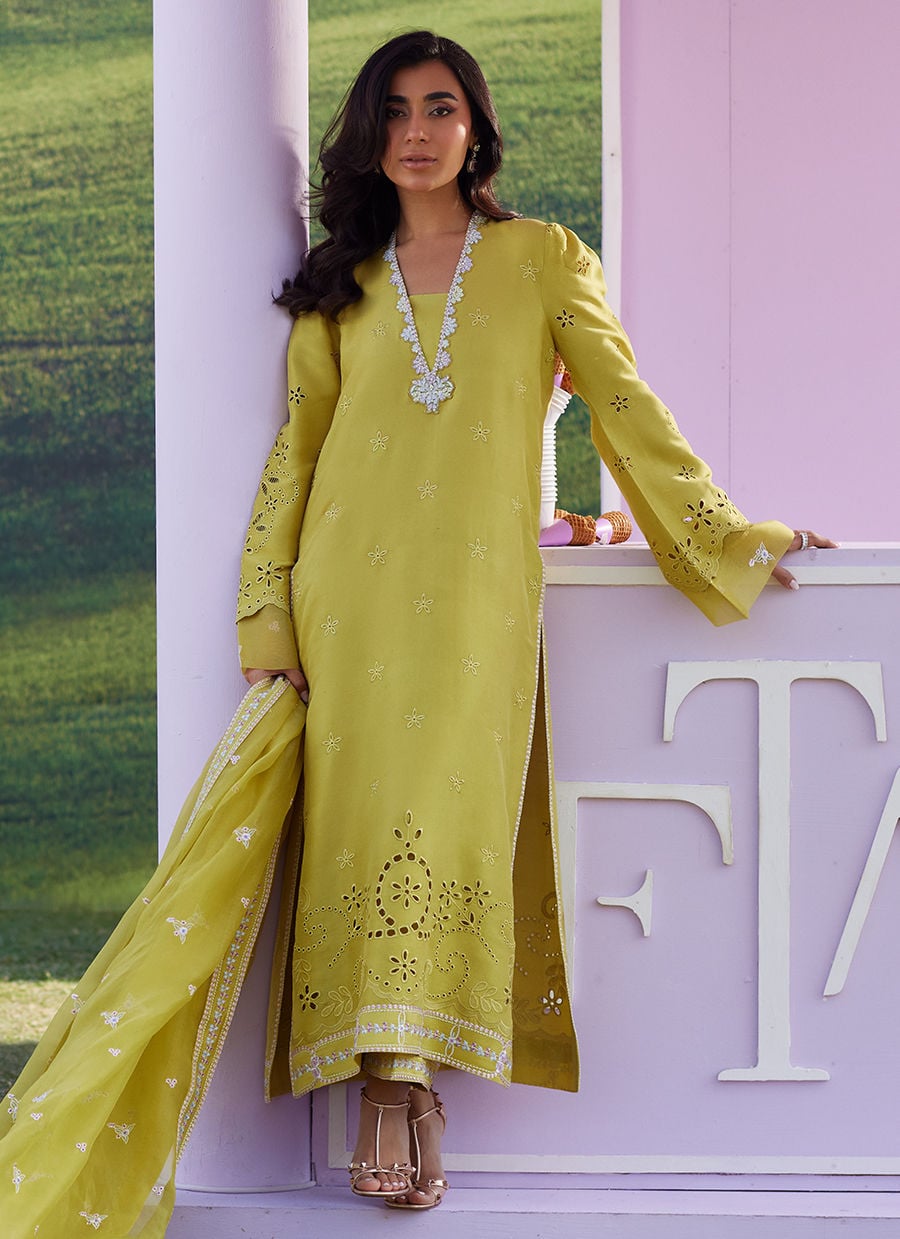 Farah Talib Aziz | Luna Eid 26 | Jayah Shirt And Dupatta