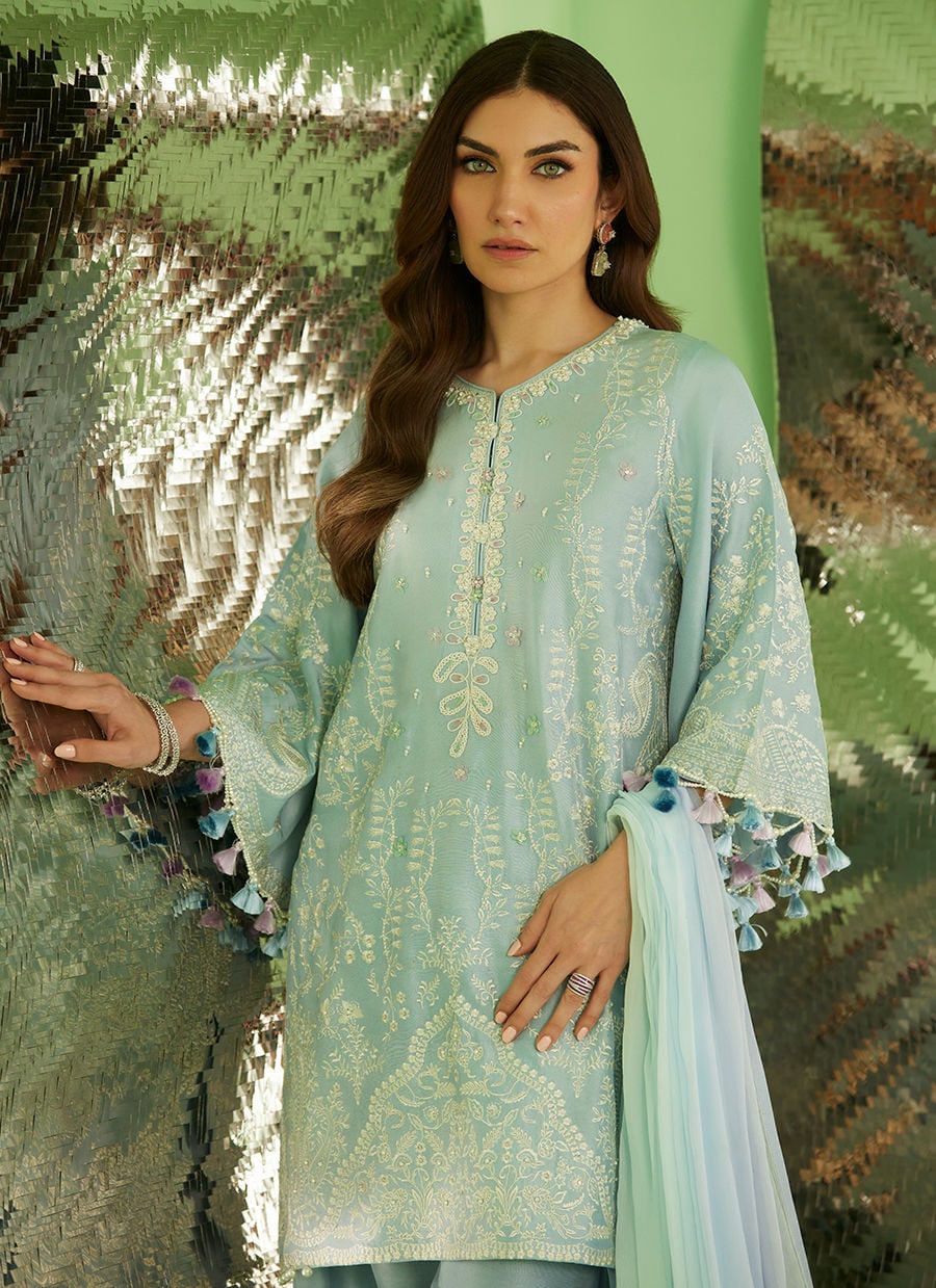 Farah Talib Aziz | Veya A Draped Capsule | Serra