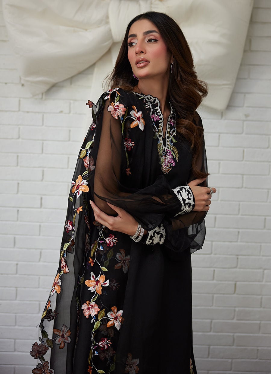 Farah Talib Aziz | Tara Luxe Eid 26 | Arra