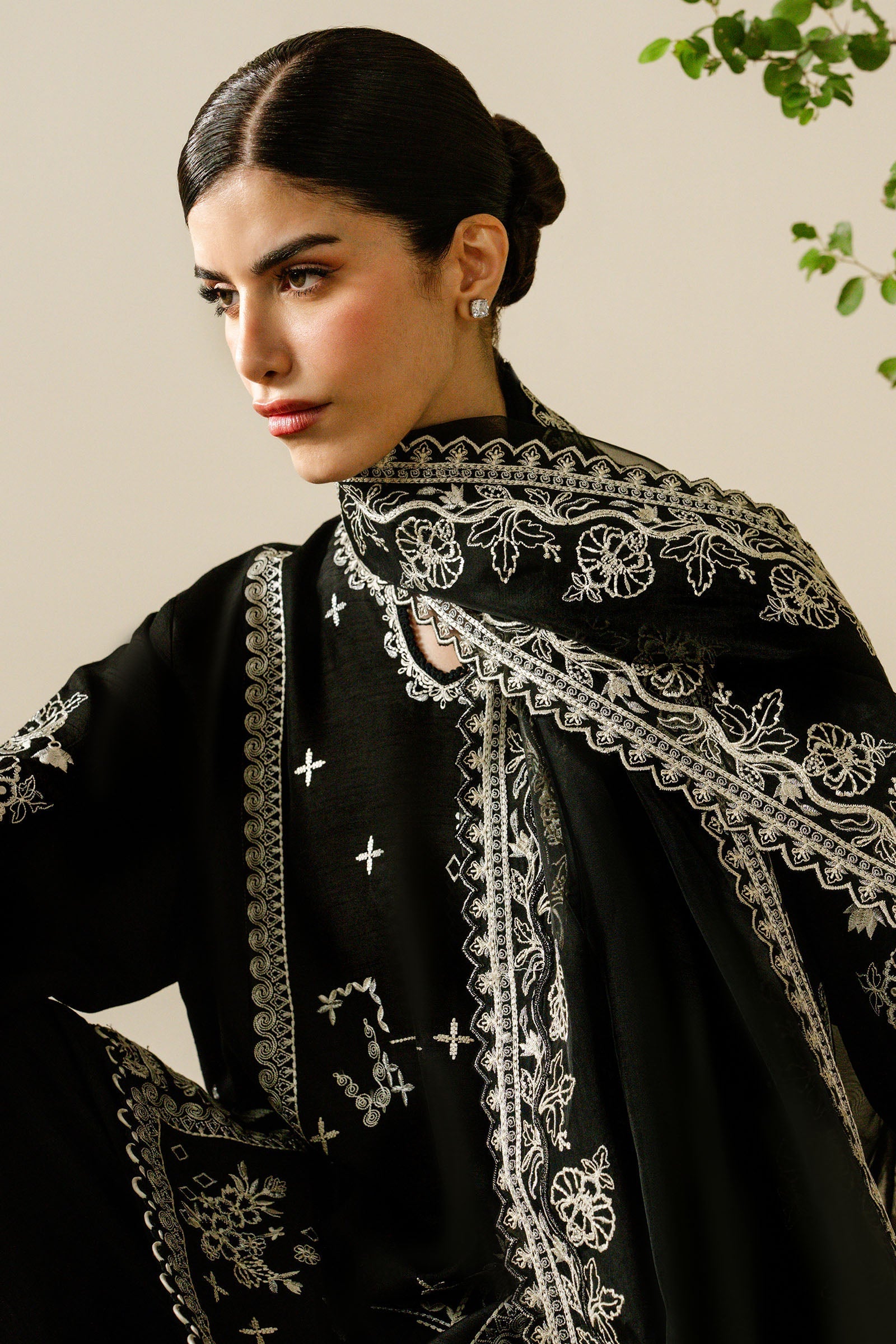 Zaha | Serae Pret | NOCTIS