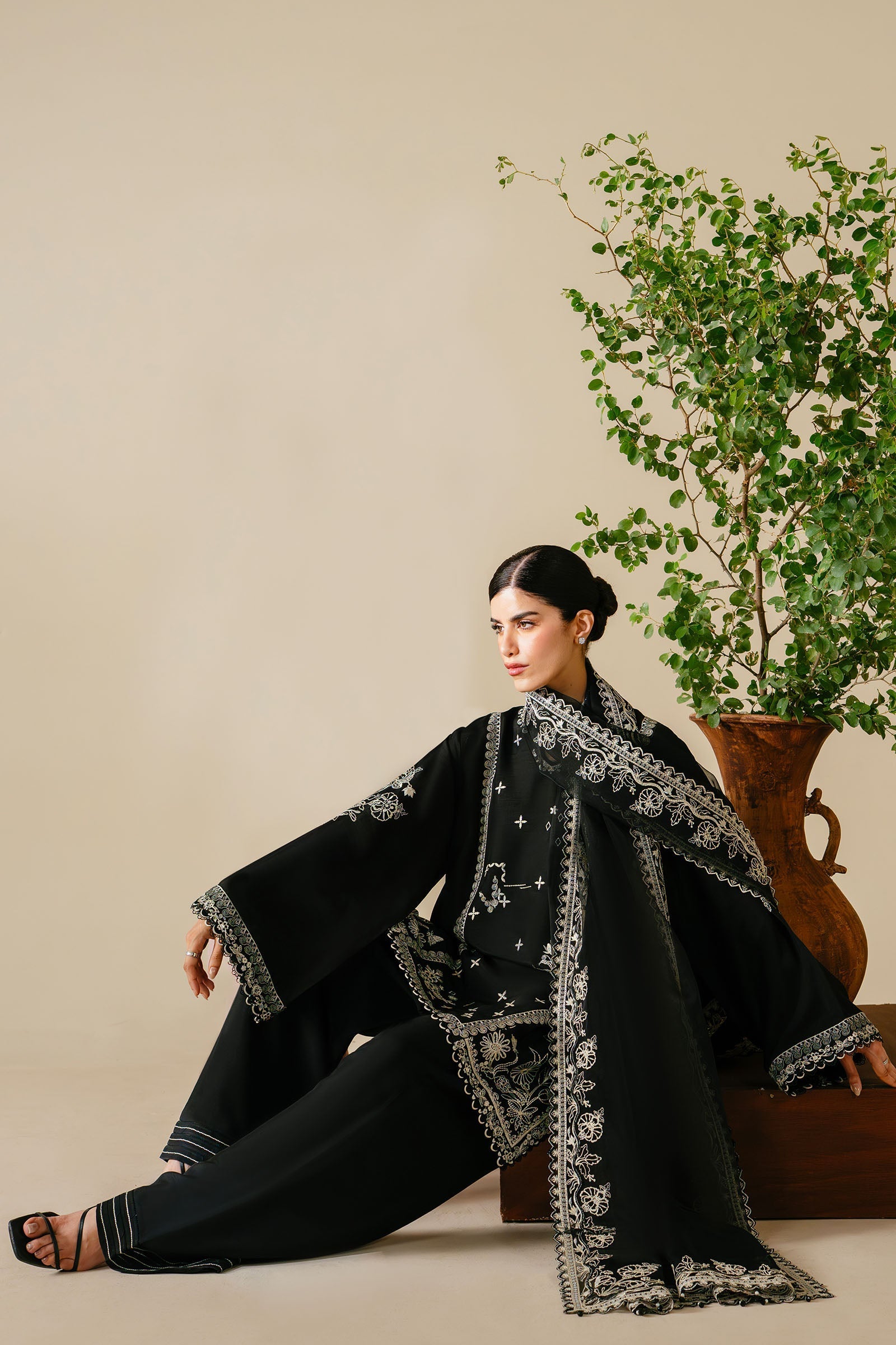 Zaha | Serae Pret | NOCTIS