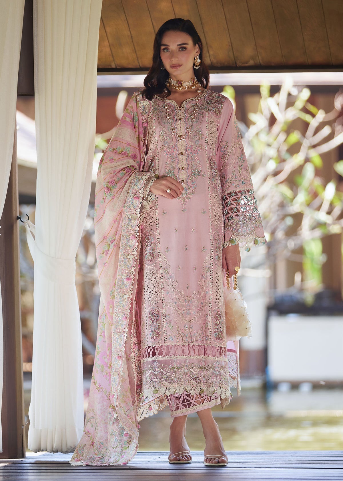 Kanwal Malik | Ariya Luxury Lawn 26 | Vivian