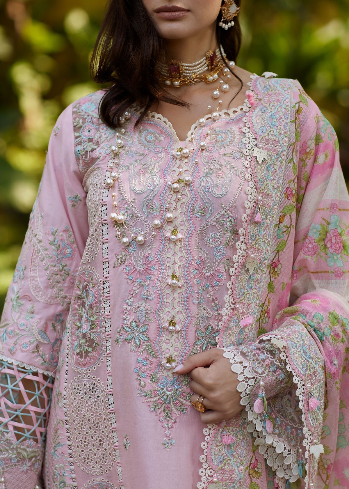 Kanwal Malik | Ariya Luxury Lawn 26 | Vivian