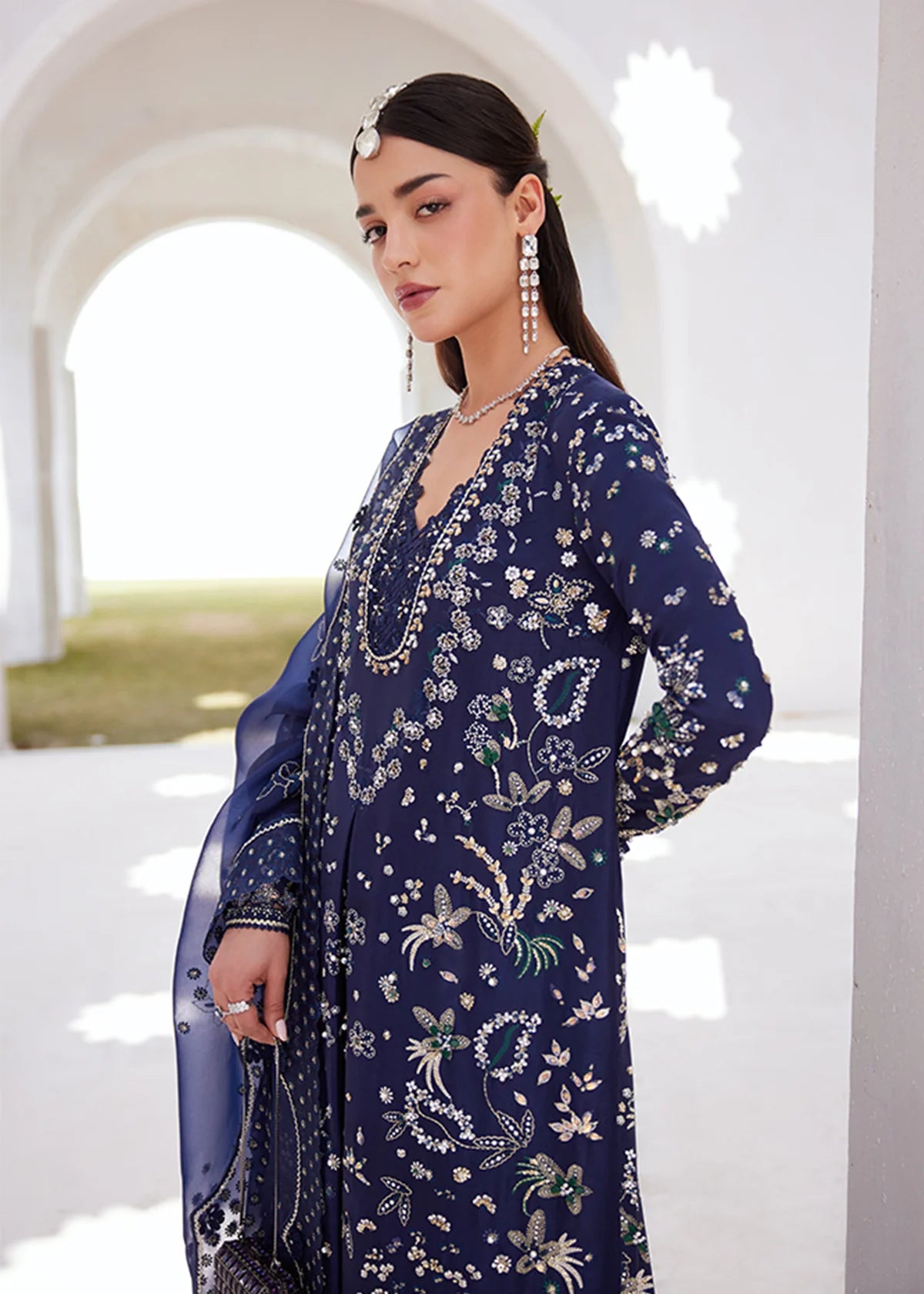 Suffuse | Freeshia Formal | AROOSH