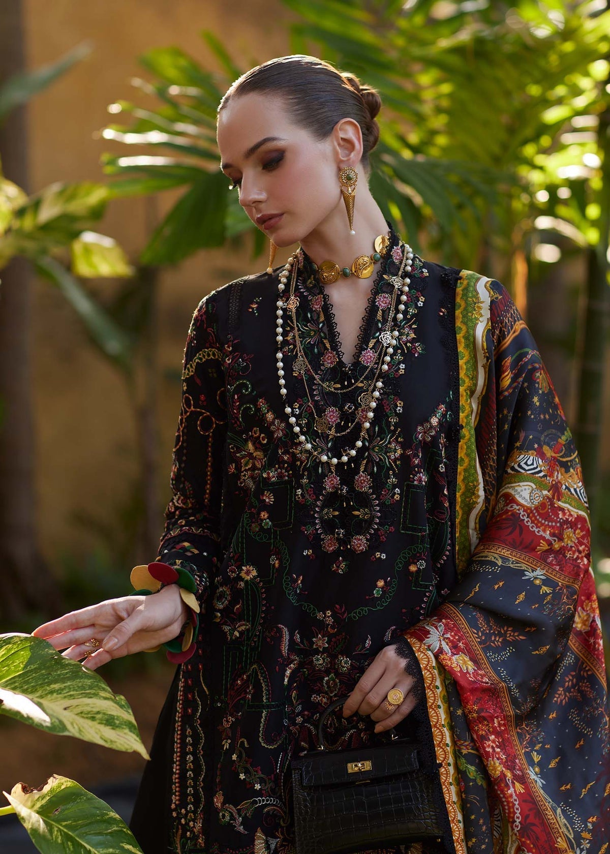 Kanwal Malik | Ariya Luxury Lawn 26 | Zaria