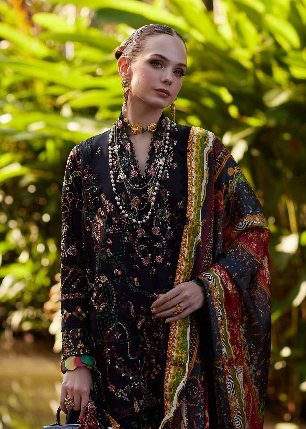 Kanwal Malik | Ariya Luxury Lawn 26 | Zaria