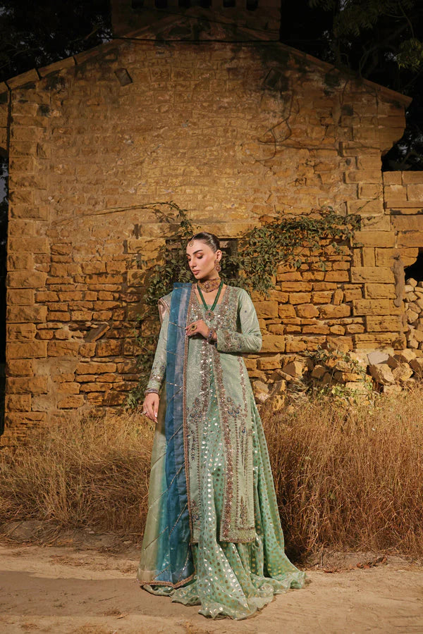 Wahaj M Khan | Banno Wedding Formals | Ferozi Rosegold Bano Jacket