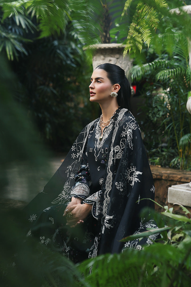 Qalamkar | Q Line Lawn Drop | RP-07 OBSIDIAN
