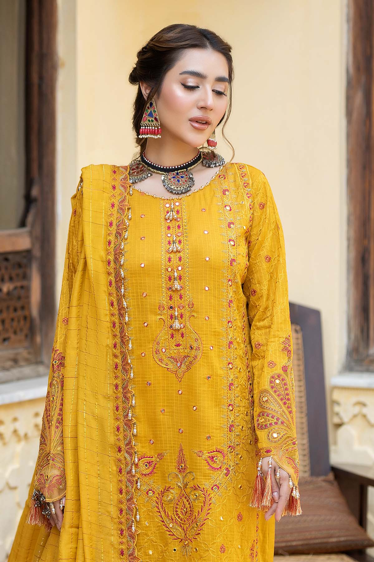 Raeesa Premium | Pankh Luxury Lawn | P -01