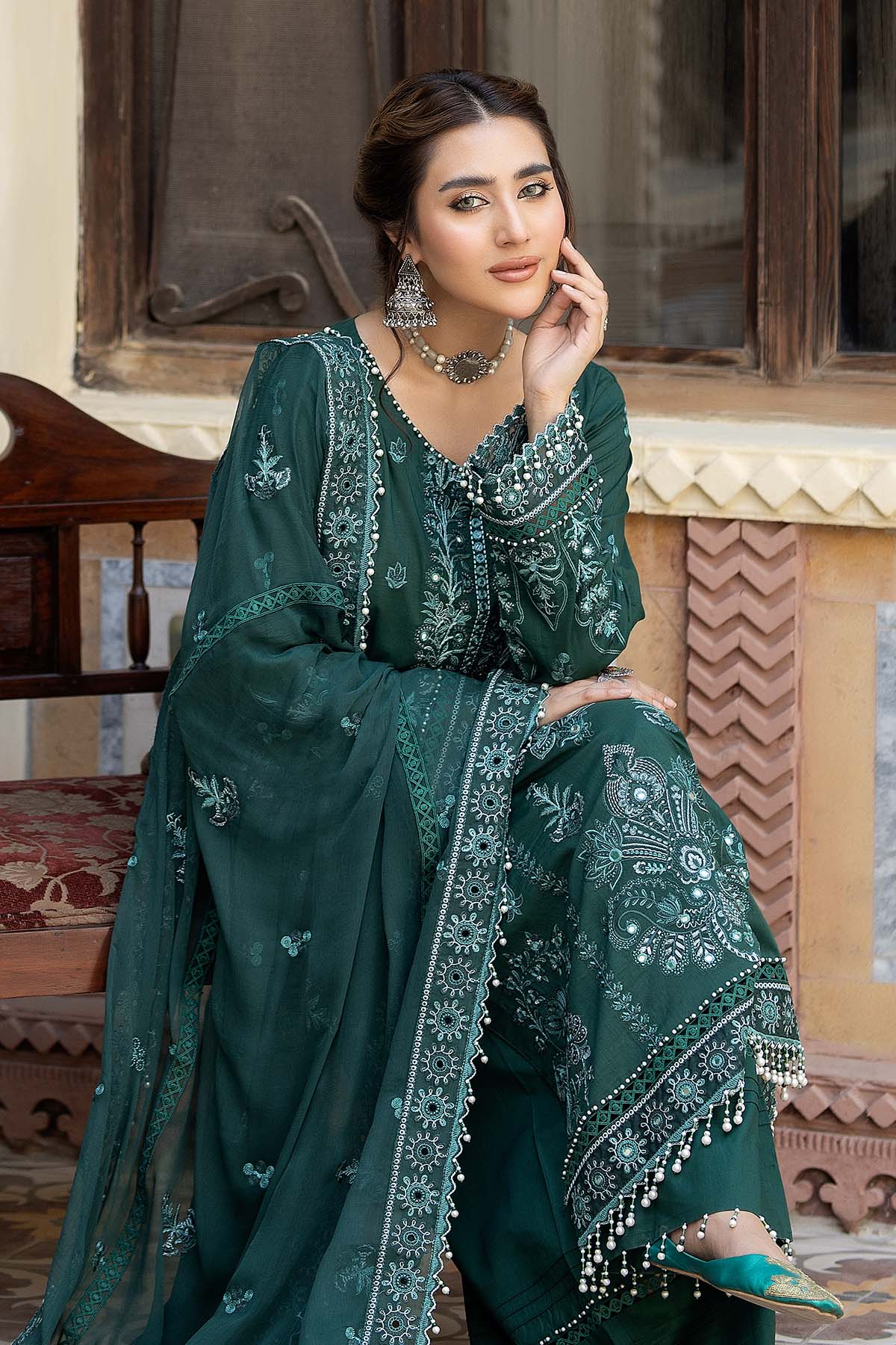 Raeesa Premium | Pankh Luxury Lawn | P -04