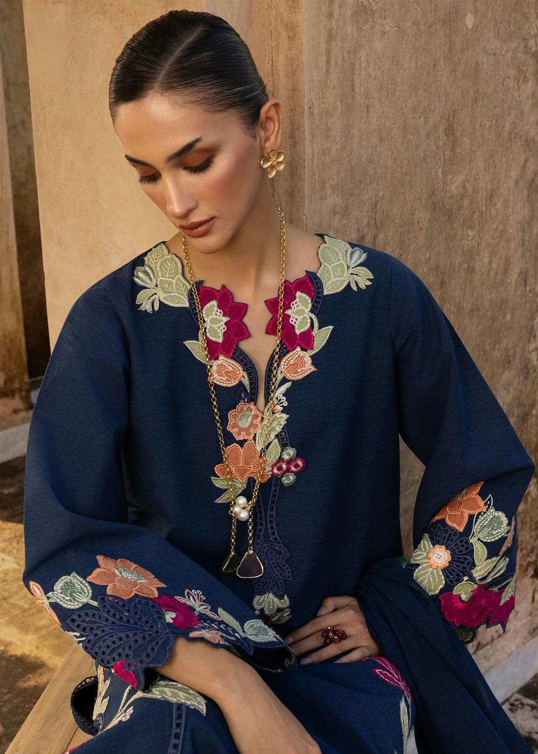 Crimson | MITTI WINTER PRET 25 | Musawir