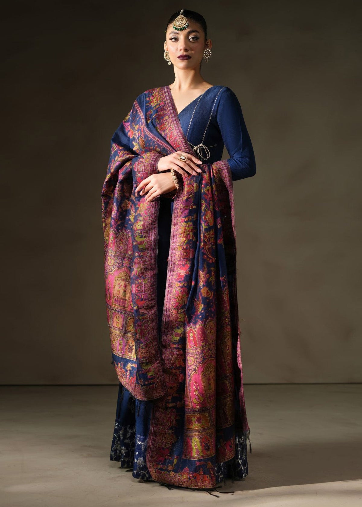 Mahum Asad | Khaani Formals | Mughal Shawl