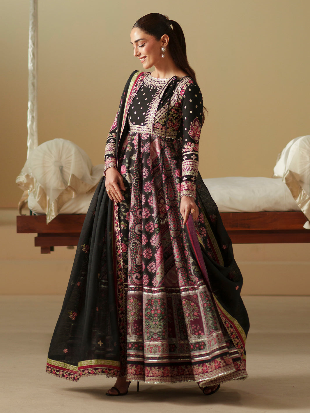 Bin Ilyas | Mashriq Luxury Lawn 26 | D-115-B