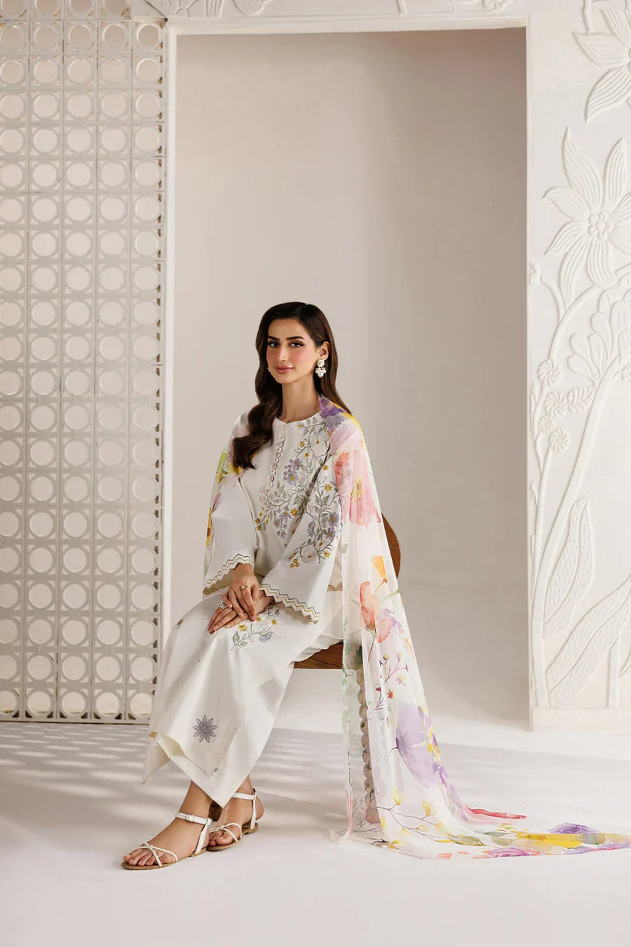 Iznik | The Lawn Edit | UE-683 Embroidered Lawn