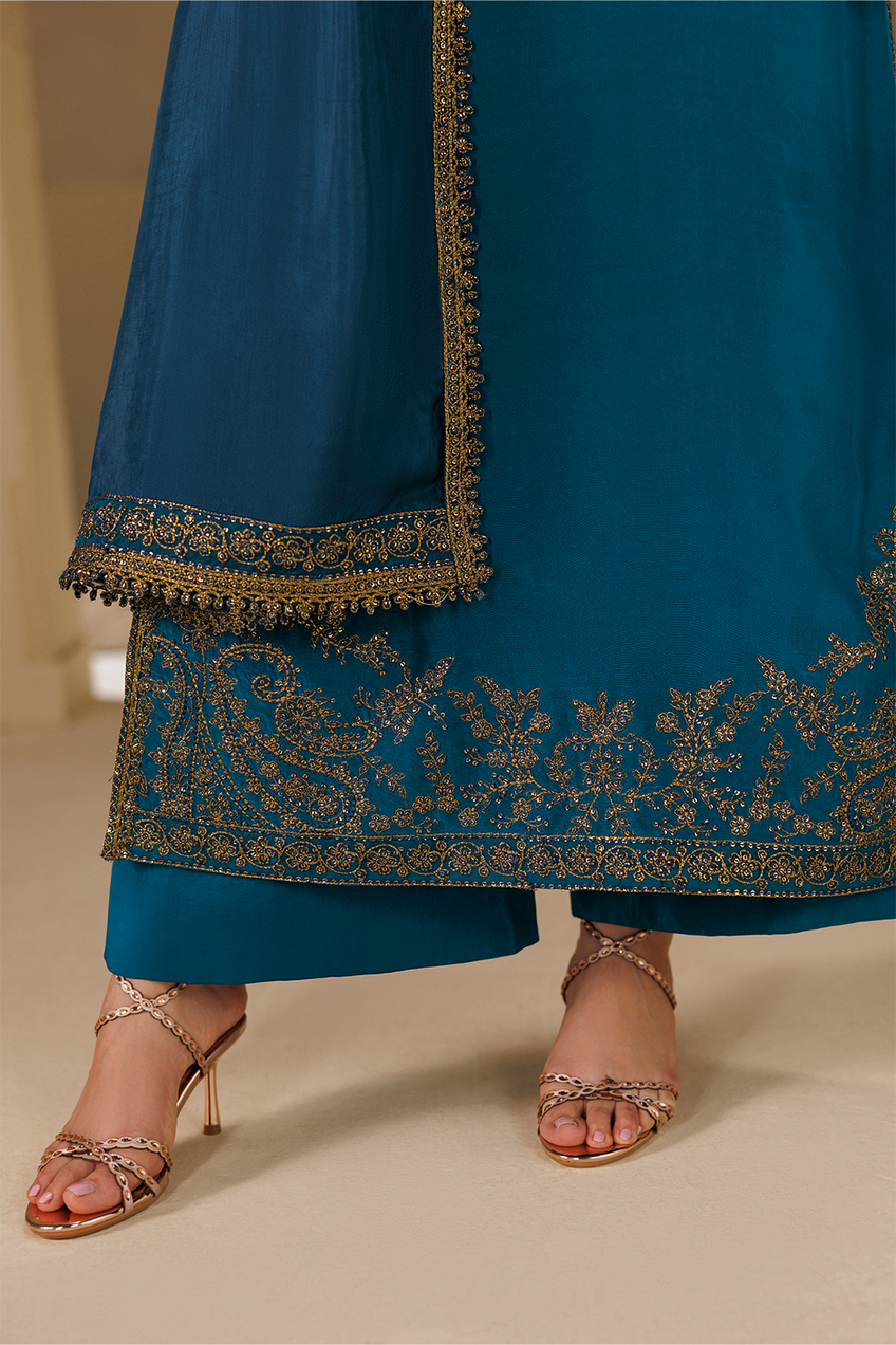 Iznik | Formals ‘26 | UE-731 Embroidered Ramen Silk
