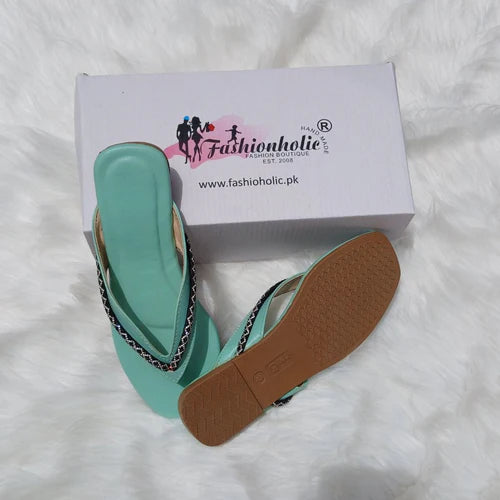 Plush designer slippers - Fashionholic