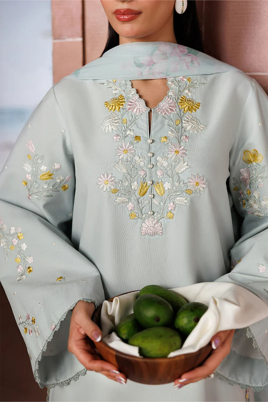 Iznik | Sunscape Lawn '26 | UE-696 Embroidered Lawn