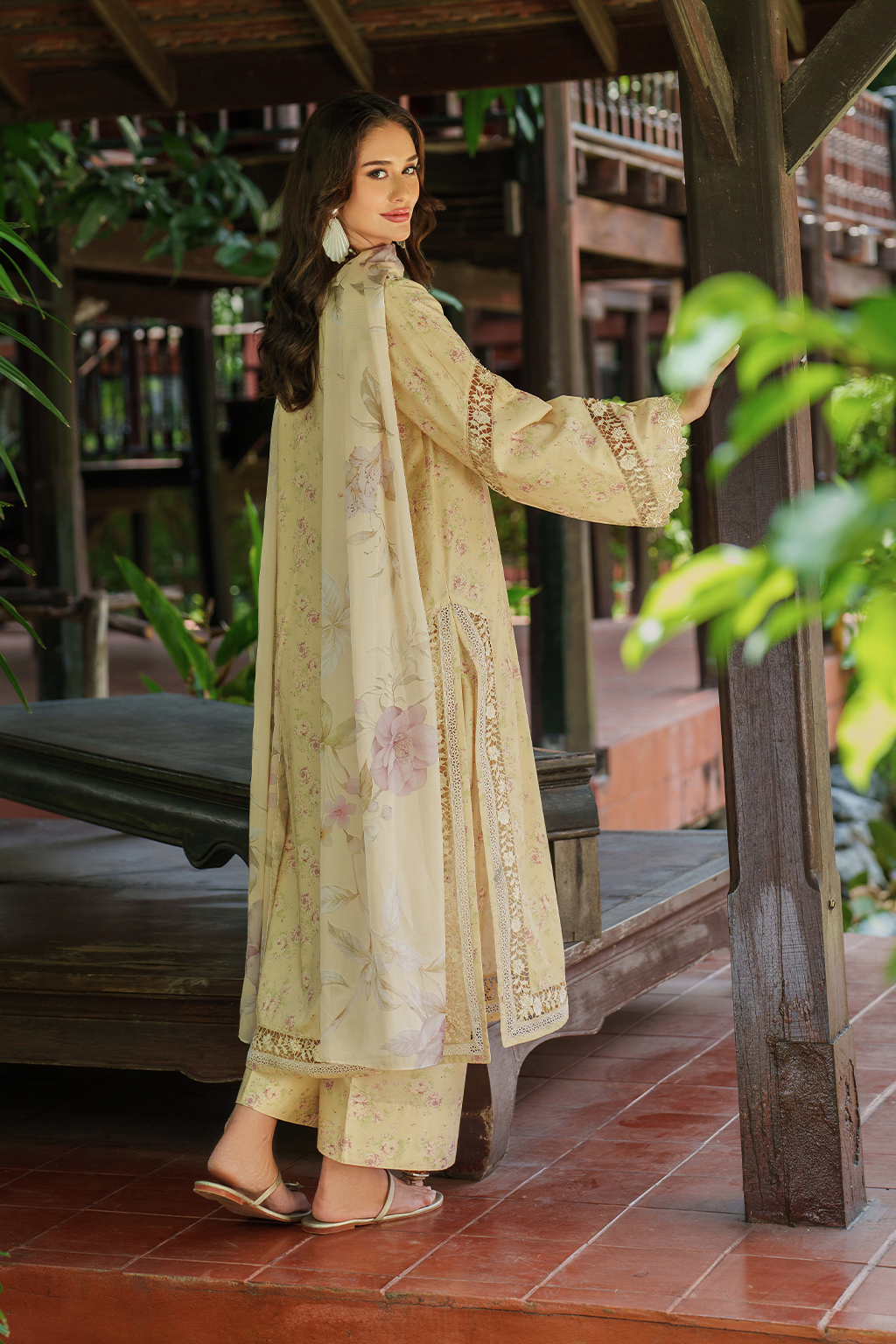 Iznik | lawn 26 | UE-497