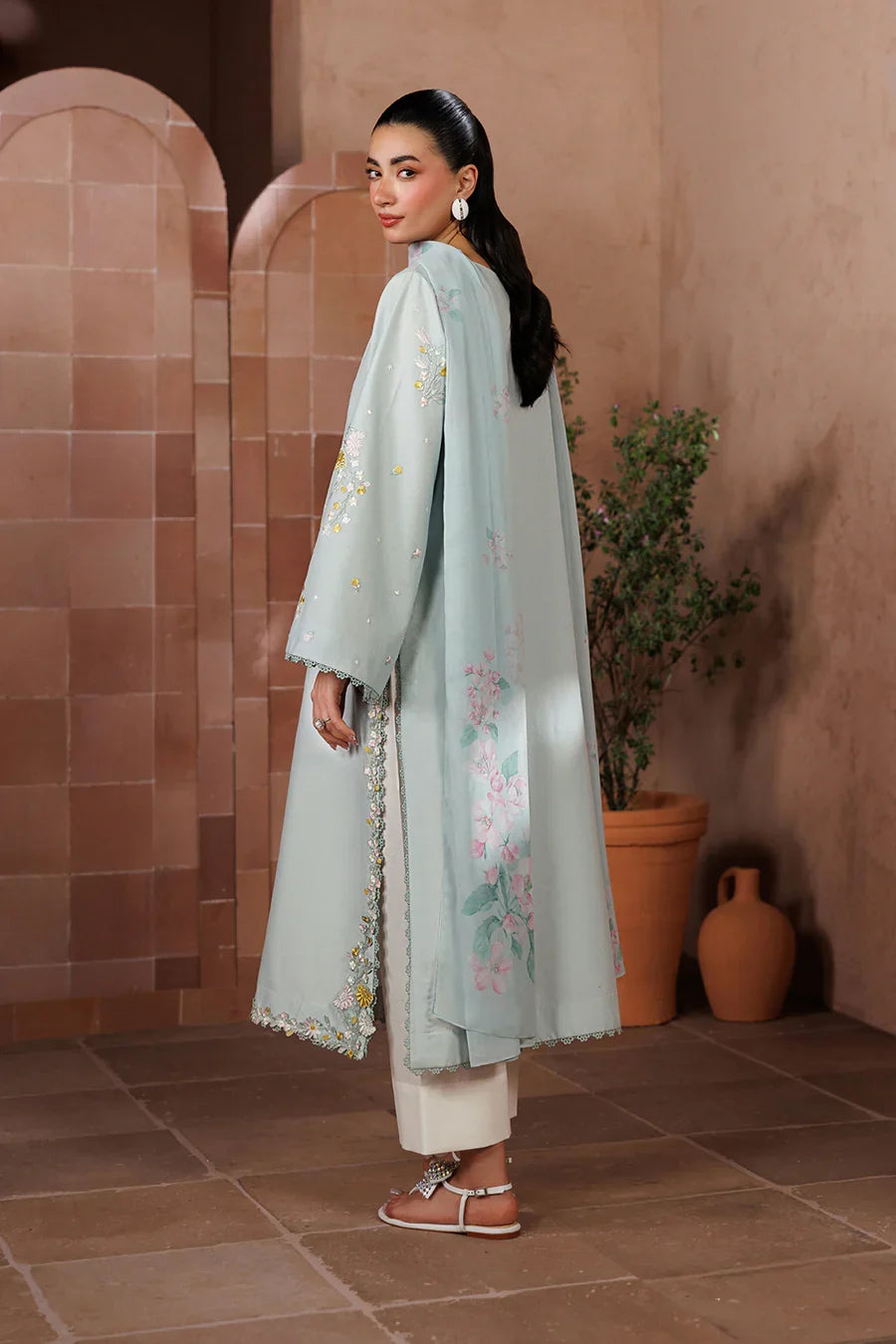 Iznik | Sunscape Lawn '26 | UE-696 Embroidered Lawn