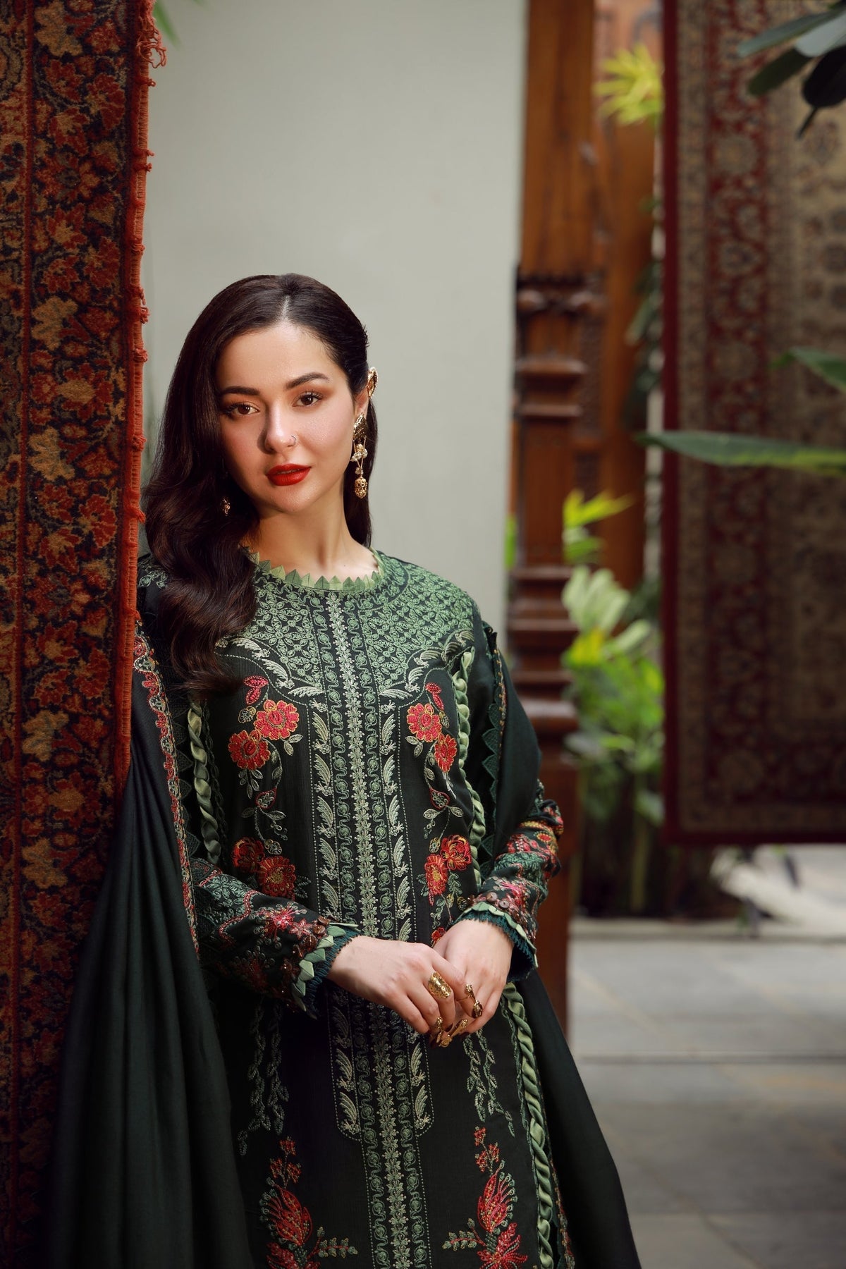 Maryam Hussain | Winter Shawl 25 | Almas