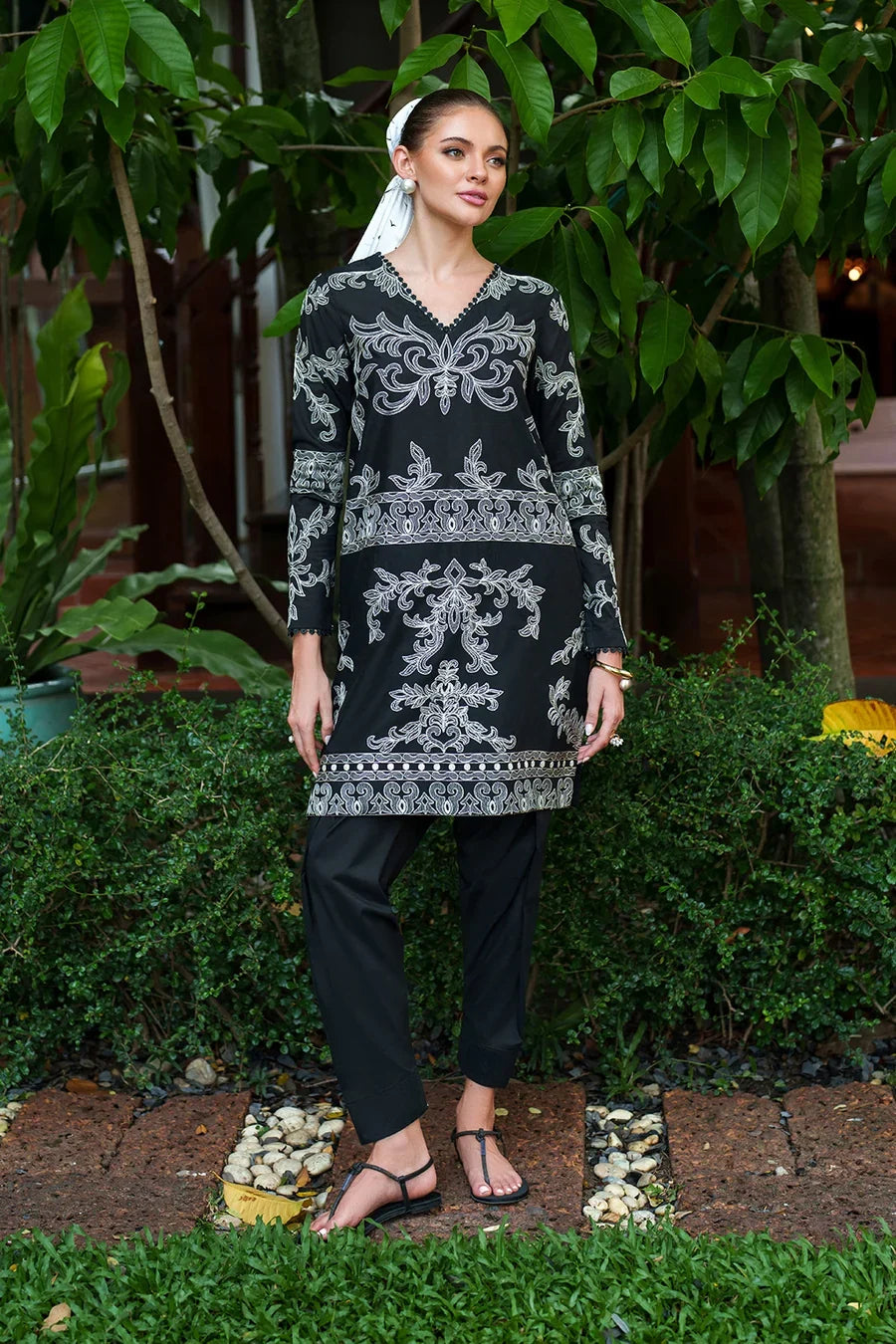 Iznik | IP-331 Dyed Lawn