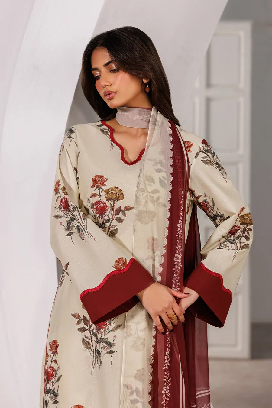 Iznik | Printed lawn vol II | UE-641 Printed Lawn