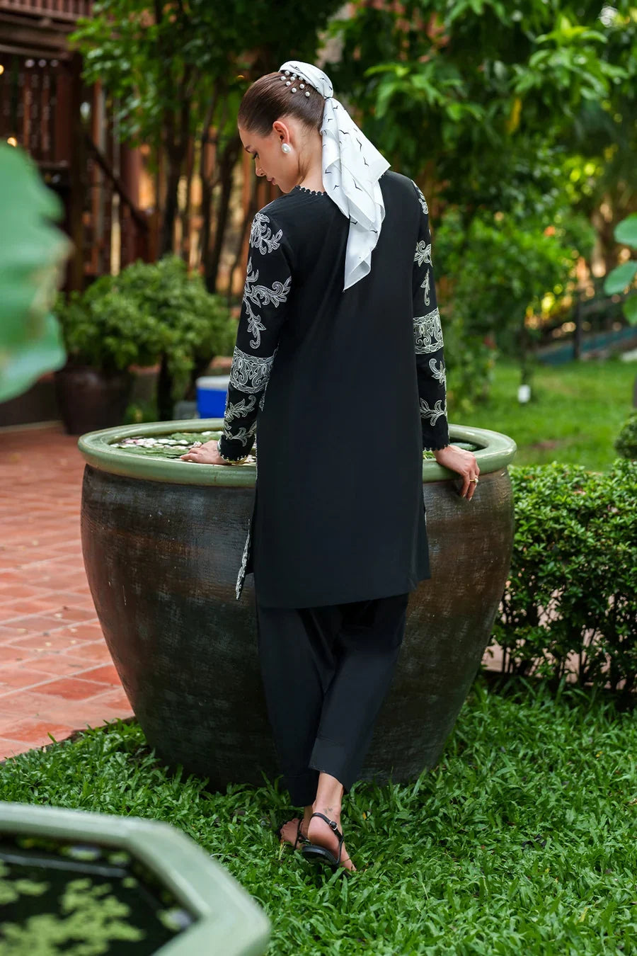 Iznik | IP-331 Dyed Lawn