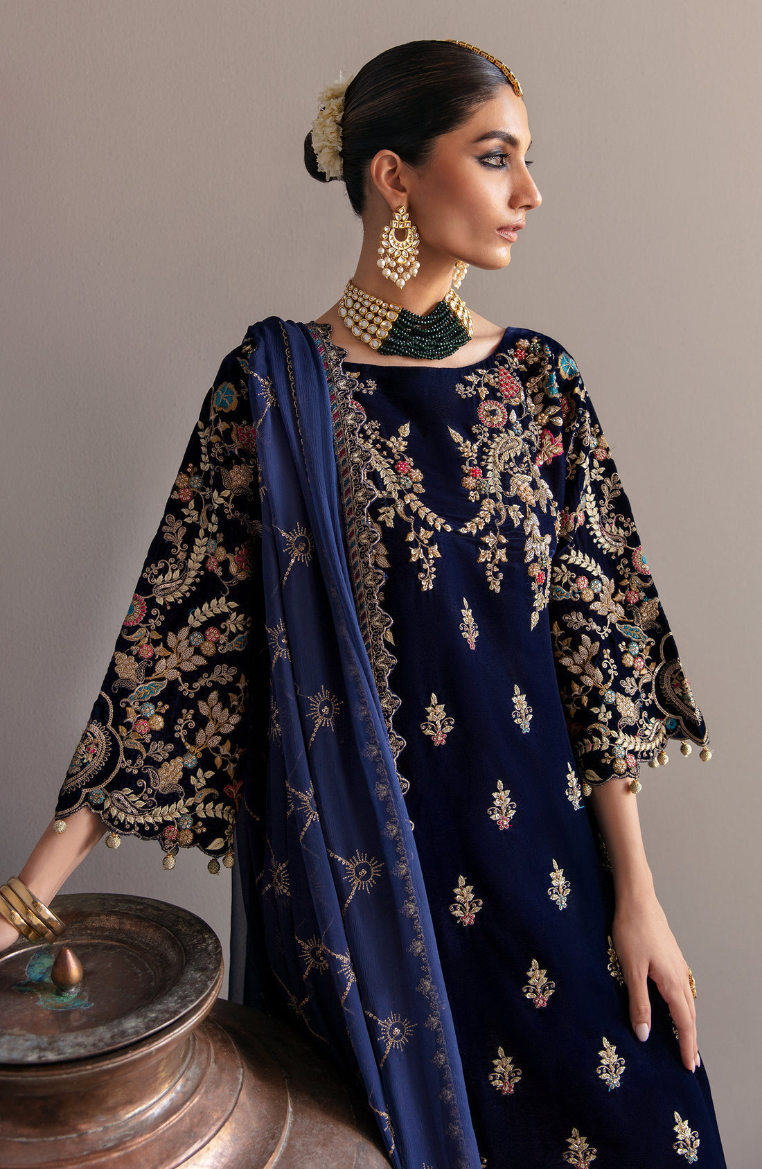 Emaan Adeel | Zarposh Velvet 25 | MK-03 Falak