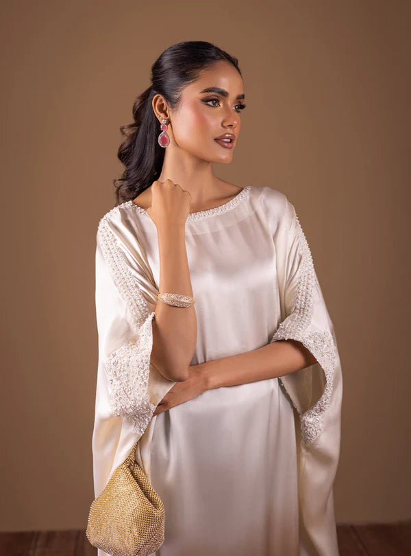Zainab Chottani | Semi Formals | CHAMPAGNE FLAME