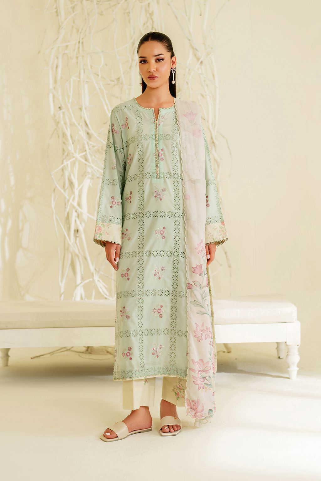 Iznik | lawn 26 | UE-531