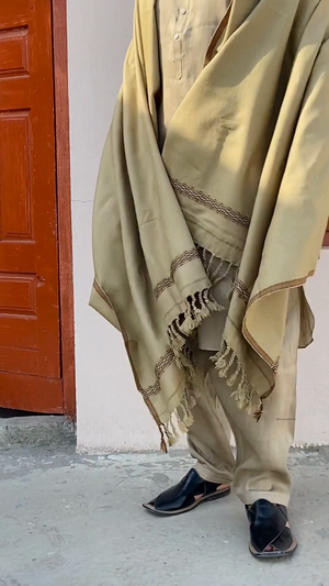 Kamaal Khan Peshawari Dhussa Shawl (Medium) - Beige Pista