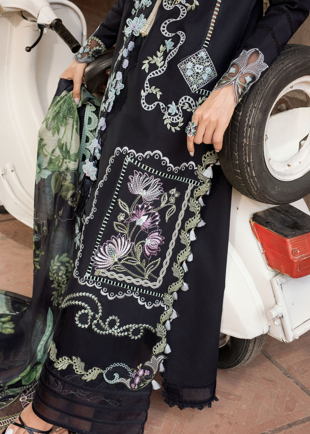 Saira Shakira | Bloom Lawn | ELISE 1A