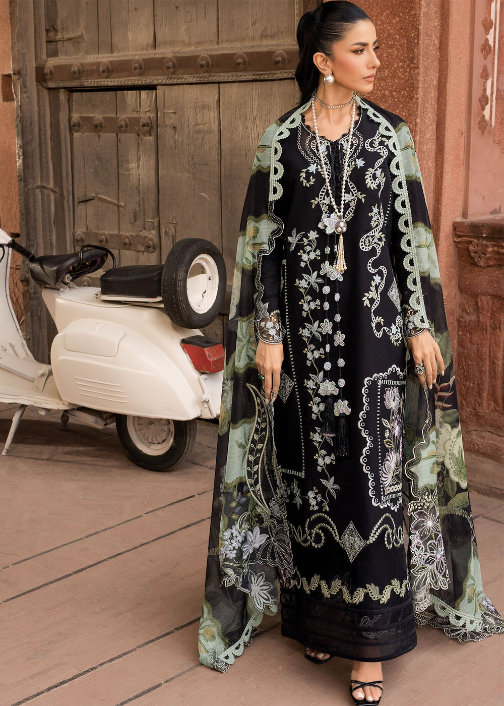 Saira Shakira | Bloom Lawn | ELISE 1A