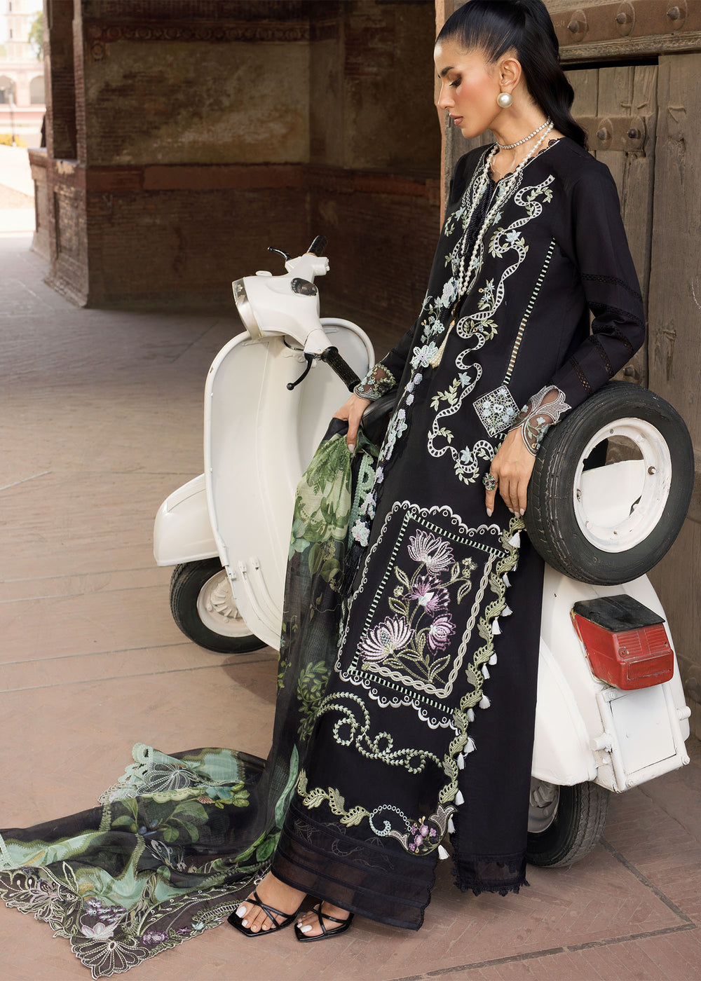 Saira Shakira | Bloom Lawn | ELISE 1A