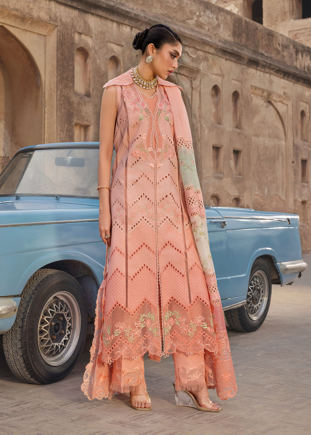 Saira Shakira | Bloom Lawn | AMBRE 1B