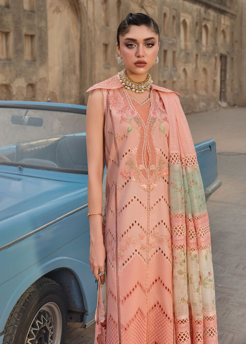 Saira Shakira | Bloom Lawn | AMBRE 1B