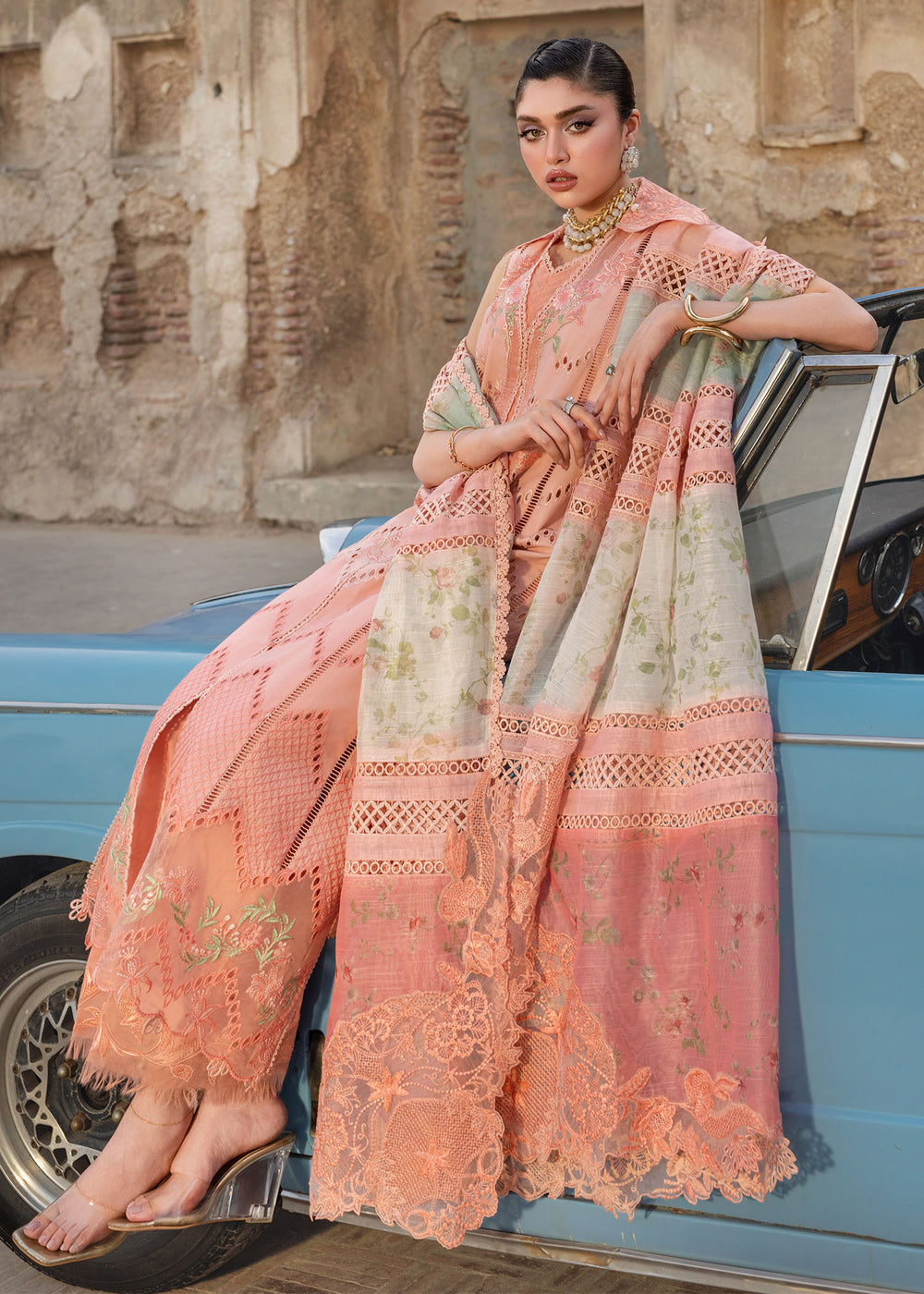 Saira Shakira | Bloom Lawn | AMBRE 1B