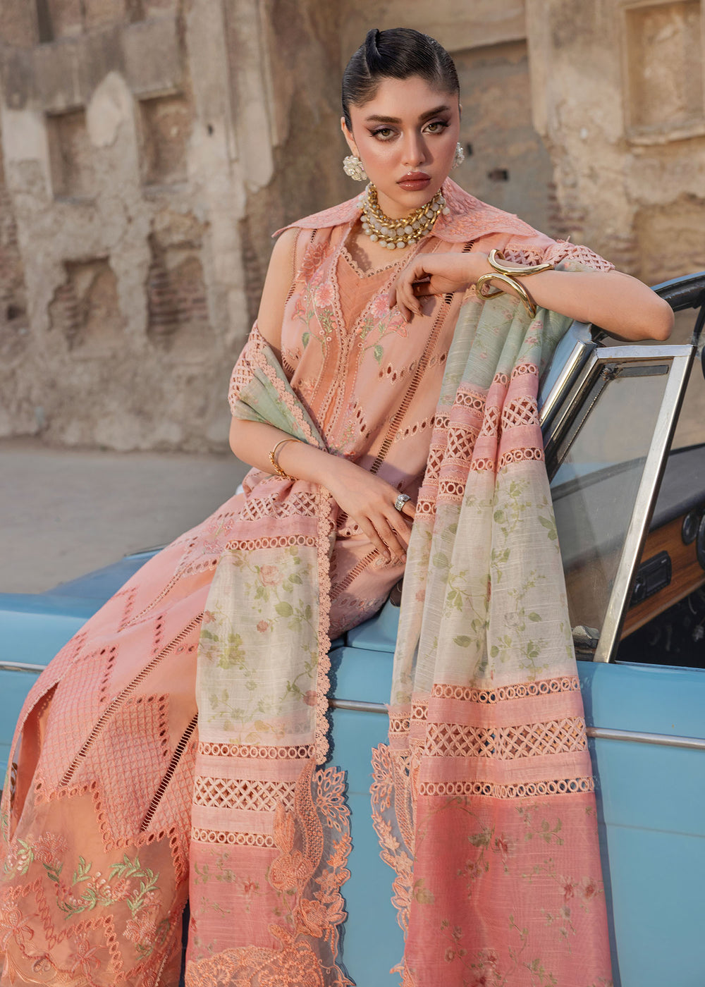 Saira Shakira | Bloom Lawn | AMBRE 1B