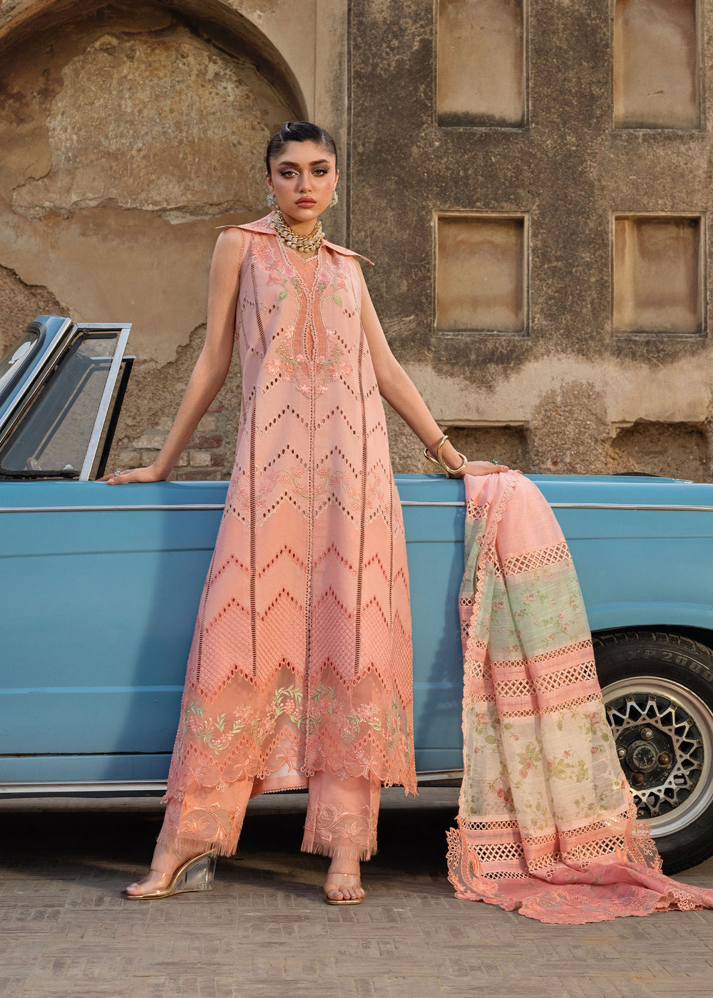 Saira Shakira | Bloom Lawn | AMBRE 1B