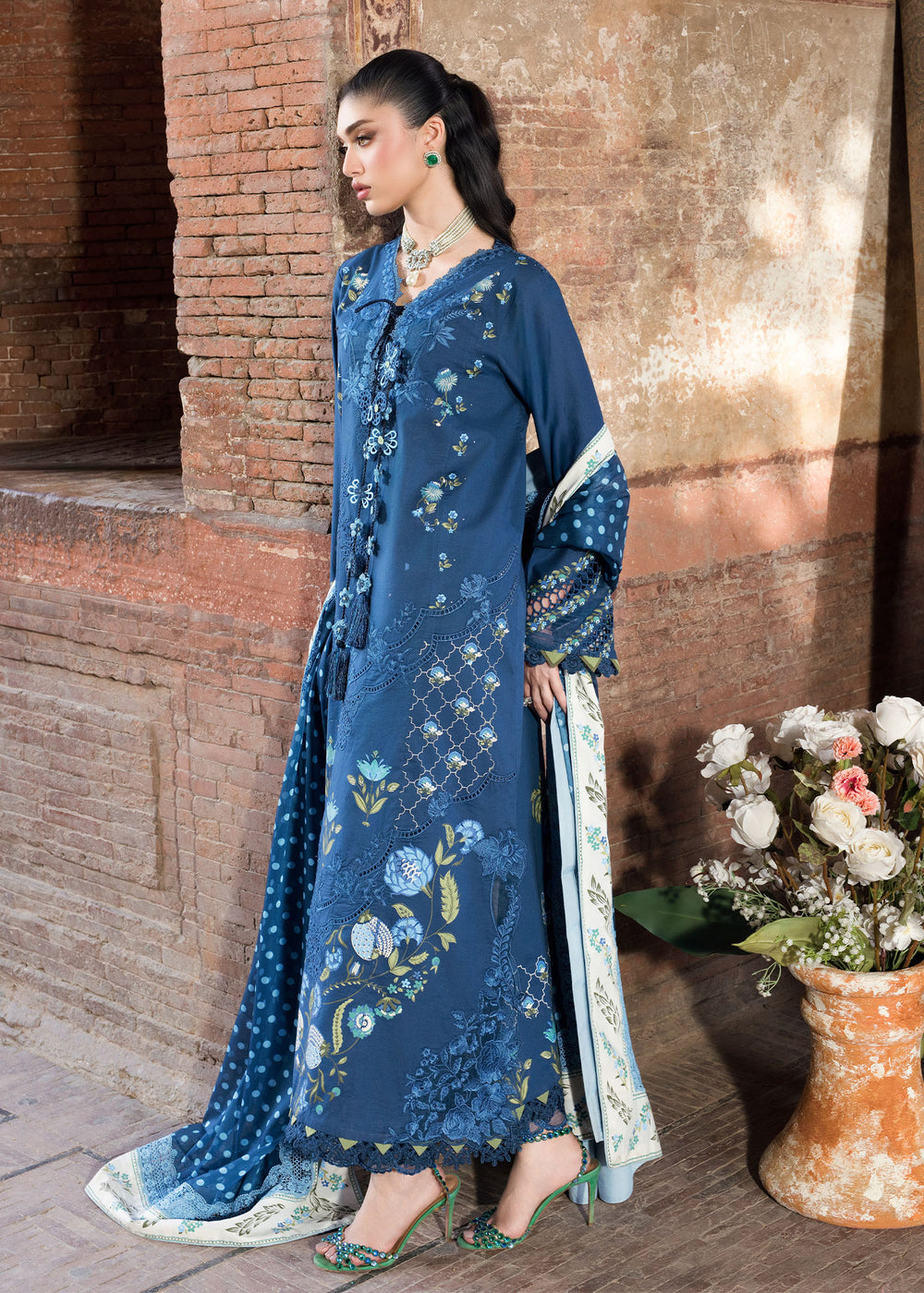Saira Shakira | Bloom Lawn | LILY 1A